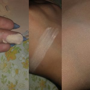  Sper ca v-ati dat seama ca nu ar trebui sa fie asa uzata (logic). Doar ca stangacia mea reiese din absolut toate produsele mele pudra pe care le utilizez cu regularitate. Folosesc pudra aceasta de ceva timp si pot spune ca nu am nici o intentie in a o schimba. Nu se strange pe fata si este destul de rezistenta. Nu am un ten cu probleme de ingrasare foarte mari, inafara de zona T si pot spune ca incepe sa luceasca abia dupa 4-5 ore. Nu incarca tenul desi este pigmentata, se aseaza foarte frumos pe ten si are finish mat. Ce iti poti dori mai mult? Preturile variaza de la magazin la magazin, insa eu prefer sa o achizitionez online. In magazinele Carrefour, Cora, etc. am vazut ca preturile sar de 25 de lei. Ei bine, eu o iau de pe Aoro sau 1001cosmetice de obicei iar pretul este intre 12-15 lei. Ba chiar ultima pe care am cumparat-o am prins-o la oferta si am dat 9 lei. Desi am tenul masliniu, a mea este in nuanta 005 Silky Bej, insa pot spune ca se potriveste si unor tonuri mai deschise de piele.